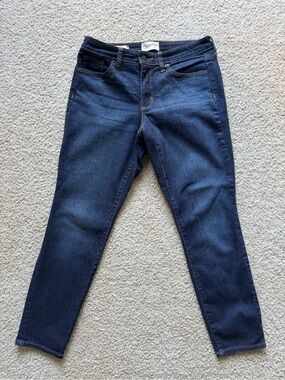 Universal Thread Women’s Dark Indigo Skinny Jeans